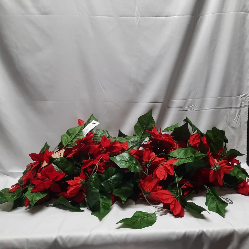 11 Poinsettia garland 6' each piece